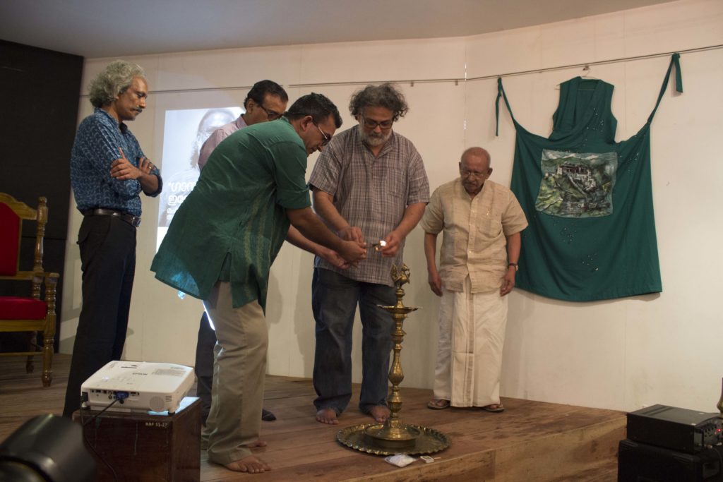 Tushar Gandhi inaugurating the three-day exhibition.