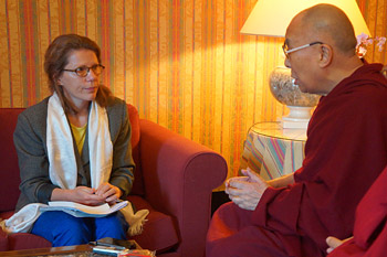 Dorothee Wernar of Elle magazine interviewing His Holiness the Dalai Lama in Strasbourg, France on September 19, 2016. Photo/Jeremy Russell/OHHDL