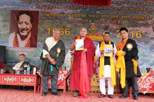 Speaker Khenpo Sonam Tenphel of the Tiebtan Parliament releasing a book at the celebration, 5 September 2016.