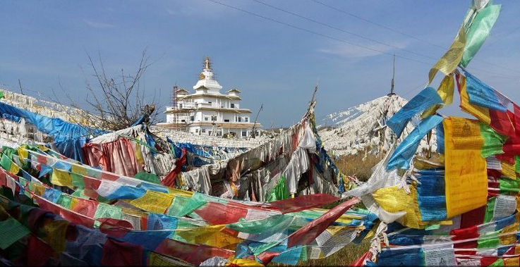 Prayer flags dot the landscape of a Tibetan region in China's Sichuan province. (Photo: Jeremy Koh)