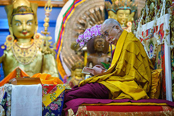 His Holiness the Dalai Lama speaking on the final day of his teachings in Dharamsala, HP, India on October 6, 2016. Photo/Tenzin Choejor/OHHDL