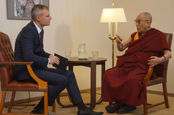 Lubomir Bajanik of Slovak TV interviewing His Holiness the Dalai Lama in Bratislava, Slovakia on October 16, 2016. Photo/Jeremy Russell/OHHDL