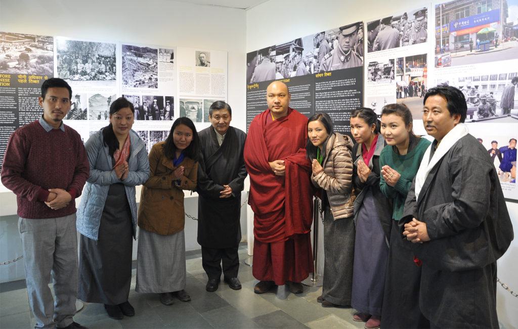 A group photo of Tibet Museum's staff and DIIR secretaries with Gyalwang Karmapa Rinpoche.
