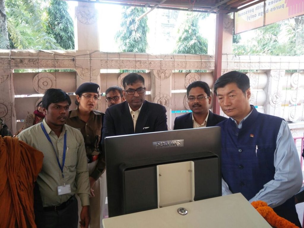Sikyong inaugurates the installation of a new screening machine for security.