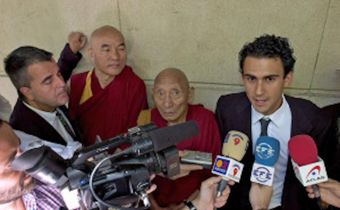 (From left to right) Alan Cantos, Director of Comite de Apoyo al Tibet (CAT) and international coordinator of the Tibet case in the Spanish court, Thubten Wangchen, Tibetan Parliamentarian and plaintiff in the Tibet law suits, Palden Gyatso, who bore witness in the cases following 33 years in prisons and labor camps in Tibet, and Jose Elias Esteve Molto, international lawyer, Tibet legal expert and main lawyer who researched and drafted the Tibet case in the Spanish court.