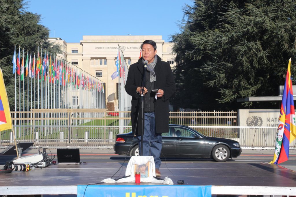 Chitue Samdho Jampa, member of Tibetan Parliament in Exile from Europe, addressing the gathering.