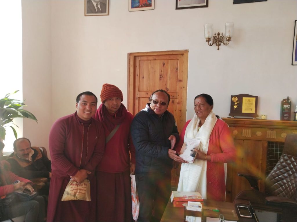 Chief Representative of Shimla Tenzin Norbu along with representatives of the local monasteries presenting the newly elected Mayor of Shimla with a Tibetan ceremonial scarf and a token of appreciation. Photo/ Chief Representative Office, Shimla