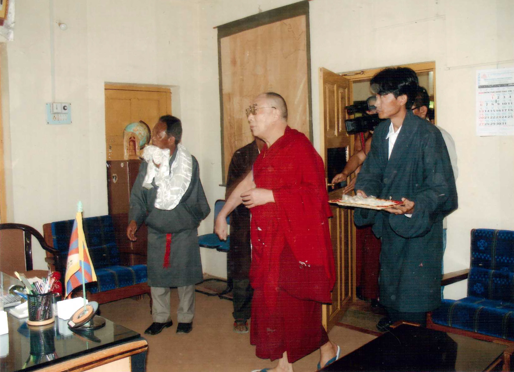 Settlement officer receiving His Holiness the 14th Dalai Lama at Mundgod Tibetan Settlement Office, 2007. 