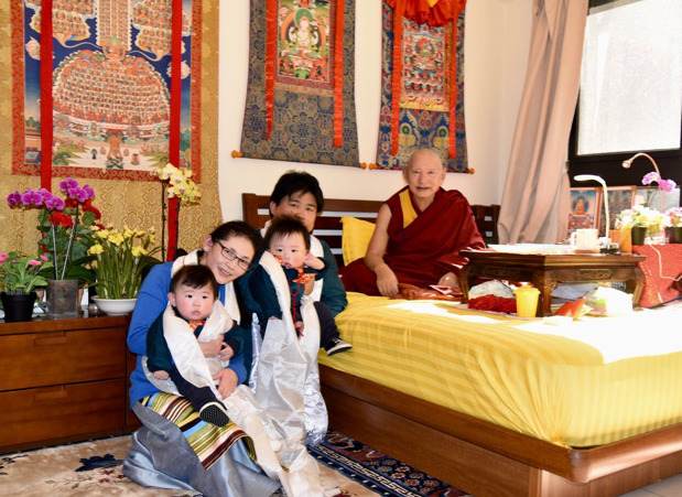 Mr Dawa and his family receive an audience with Kirti Rinpoche in 2017. 