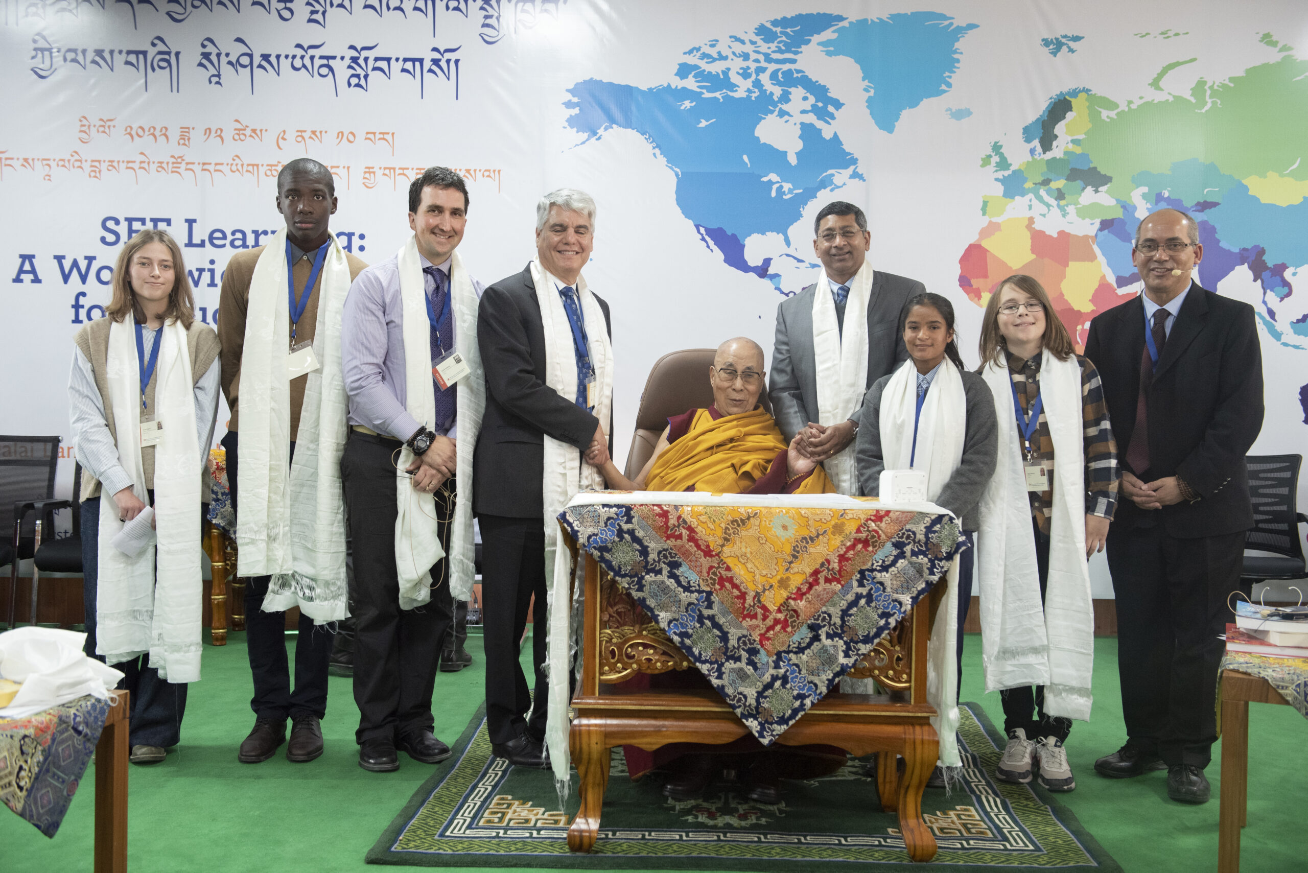 His Holiness the Dalai Lama with President Gregory L. Fenves and Vice-President Provost Ravi V. Bellamkonda, executive director of the Emory Compassion Center Lobsang Tenzin Negi and four questioners. Photo / Tenzin Jigme Taydeh / CTA