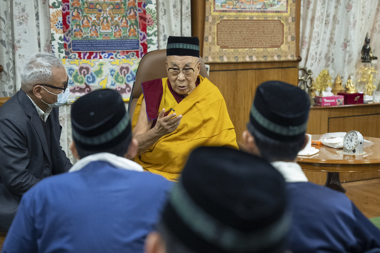His Holiness the Dalai Lama addressing the Muslim scholars. Photo/Tenzin Choejor/OHHDL.