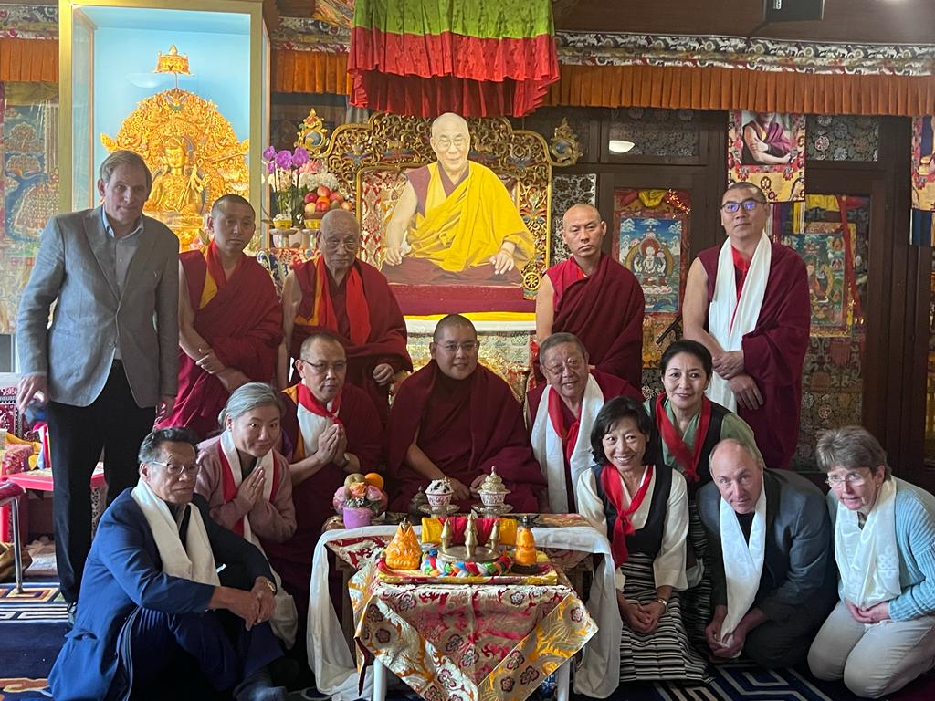 Kyabji Yongzhen Ling Rinpoche kommt im Rahmen seiner Europatournee in die Schweiz