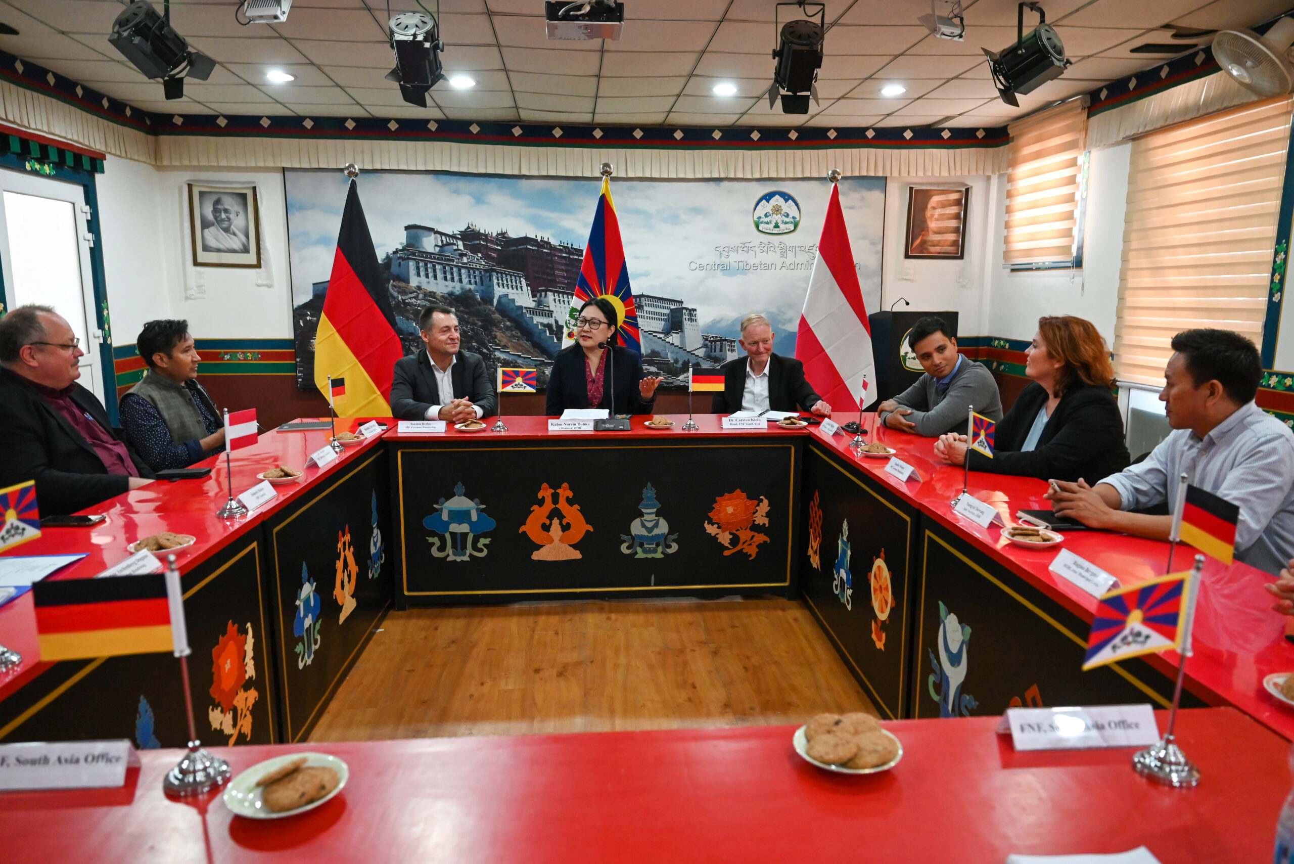 hosts delegation of Members of the European Parliament in