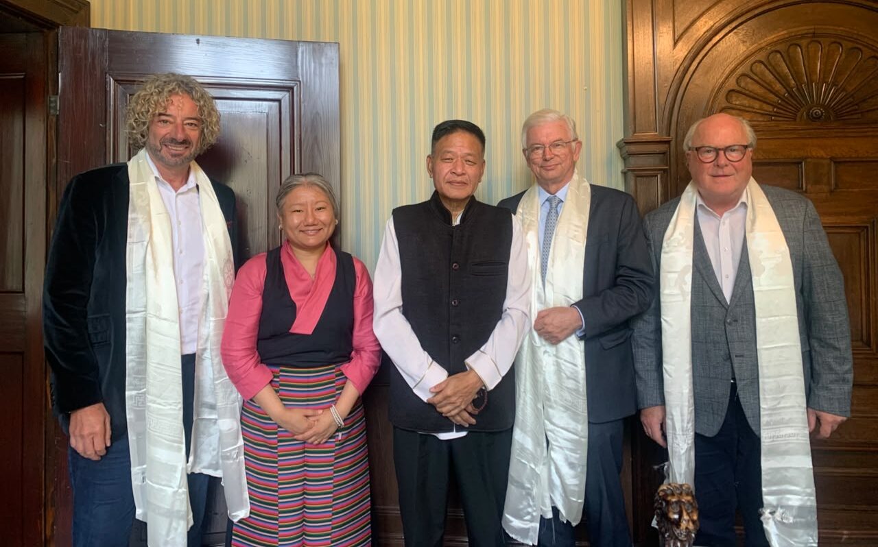 Sikyong Penpa Tsering Holds Strategic Luncheon Meeting with Key Supporters in Frankfurt