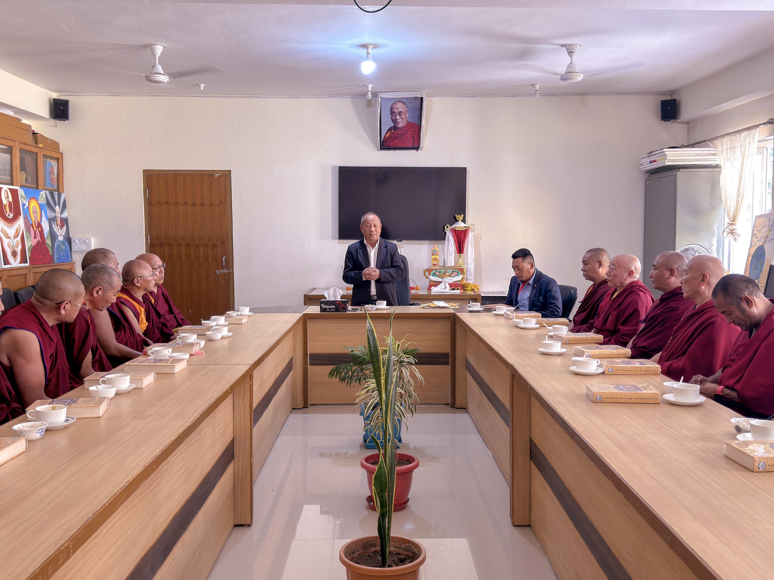 New Kalons of the Central Tibetan Administration Begin First Working Day; Departments Extend Warm Welcome